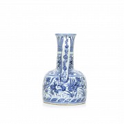 Jarra de cerámica, azul y blanco, S.XX