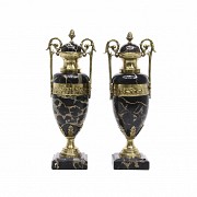 A Pair of marble glasses with gilt-bronze, 19th century