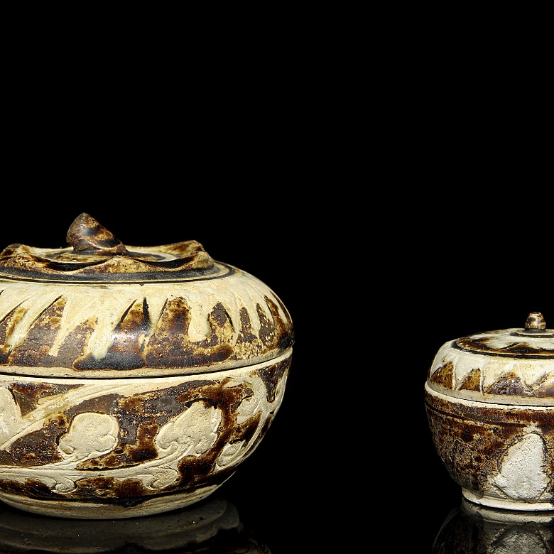 Lot of four ceramic vessels, Thai, Sawankhalok, 14th - 16th centuries - 6