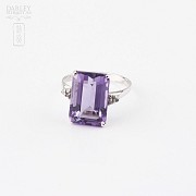Ring with Amethyst  6.12cts and diamantesen 18k White Gold