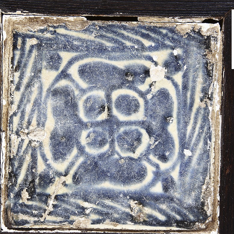 Dos azulejos góticos de cerámica esmaltada, s.XV - 1