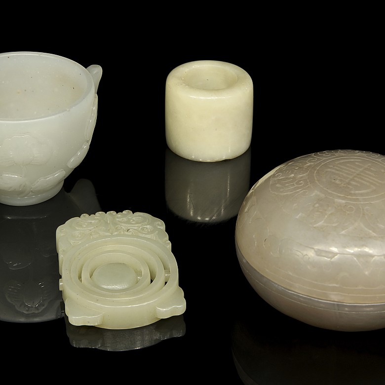Four small carved jade objects - 5