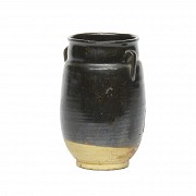 A pottery glazed amphora, Song Style
